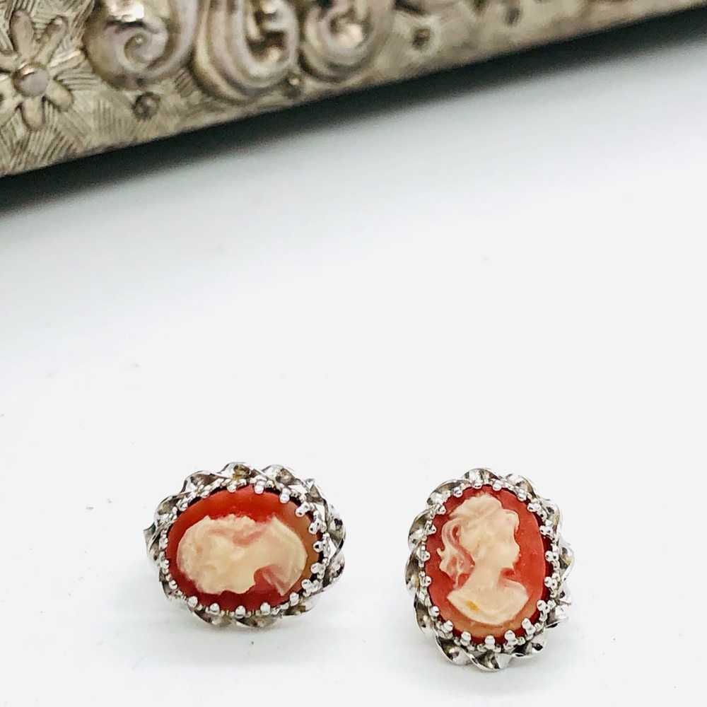 Vintage Dainty Cameo Earrings